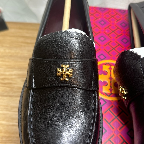 New Tory Burch Perfect Black Classic Loafer Goat Leather Womens . Various sizes - Picture 3 of 10